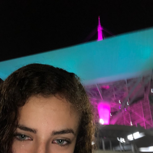 Meet your Posher, Julia - Picture 1 of 1